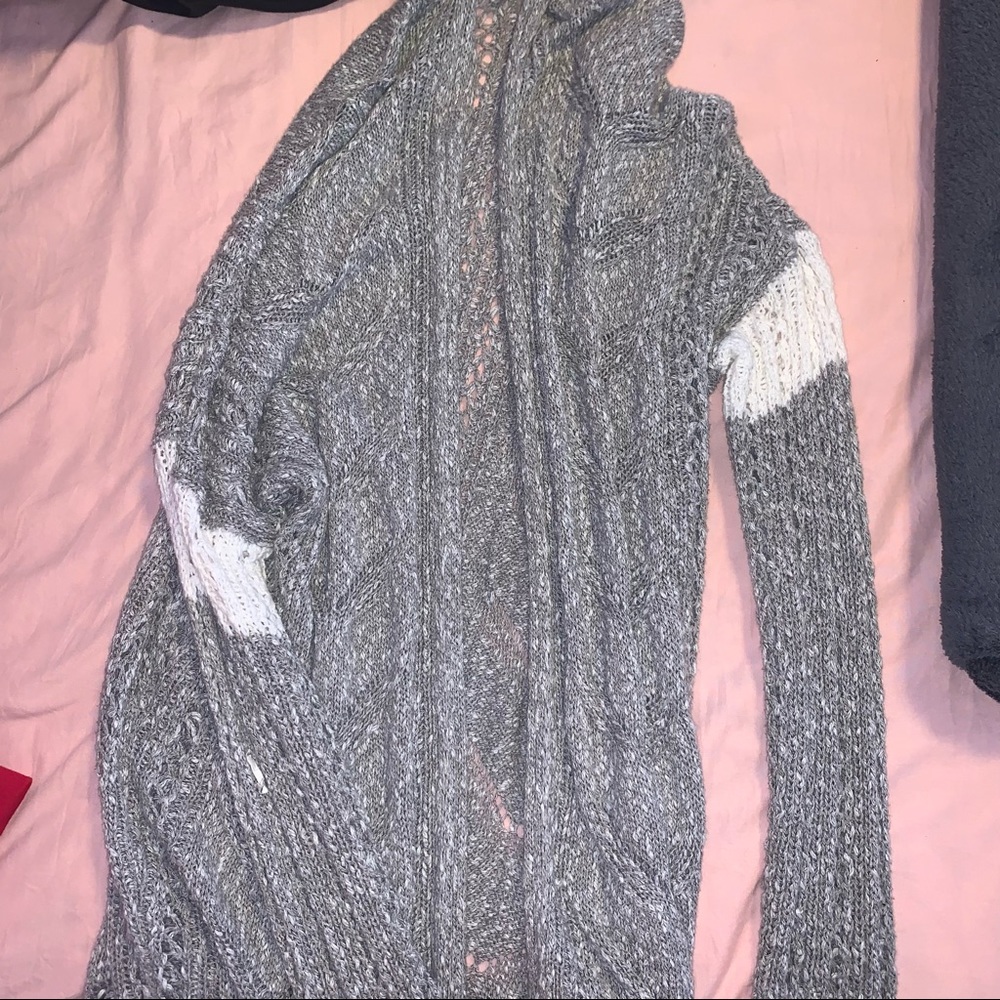 Grey open sweater!